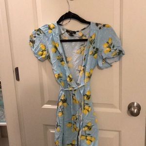 Forever 21 tie around lemon print dress